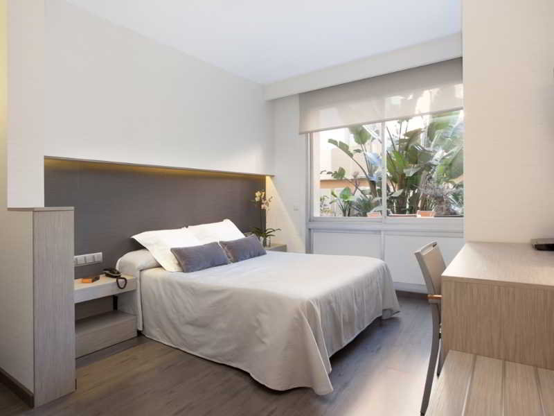 Silver Aparthotel 6/48