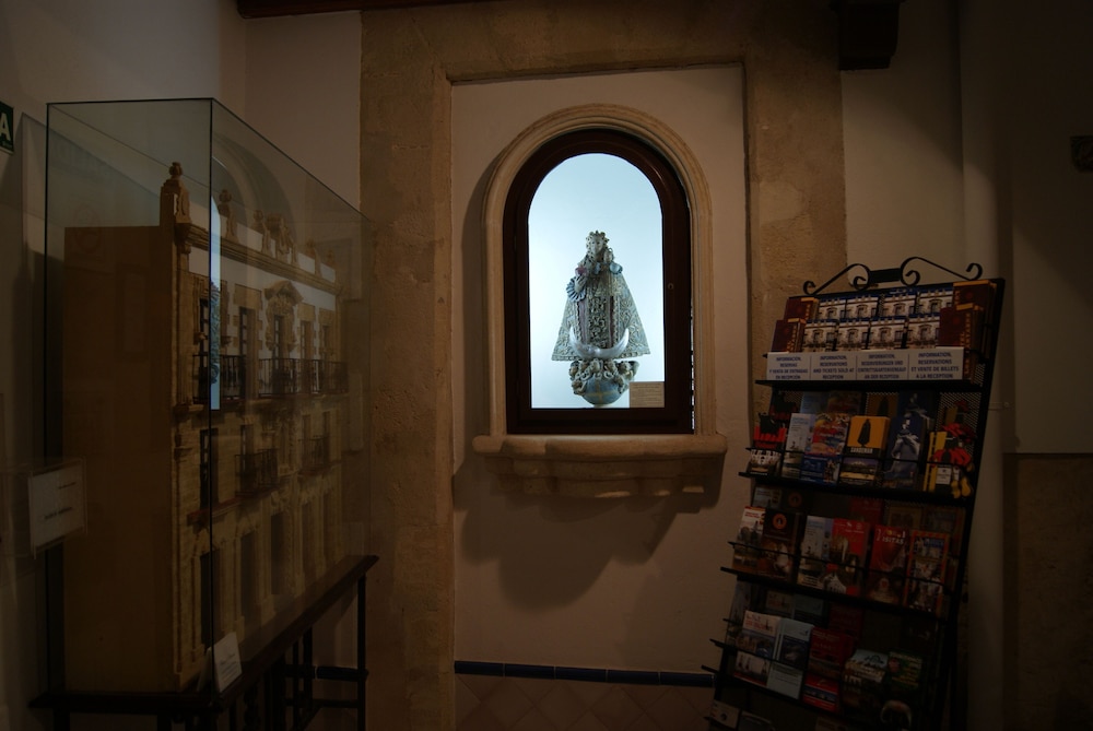 Casa Palacio de Los Leones 25/30