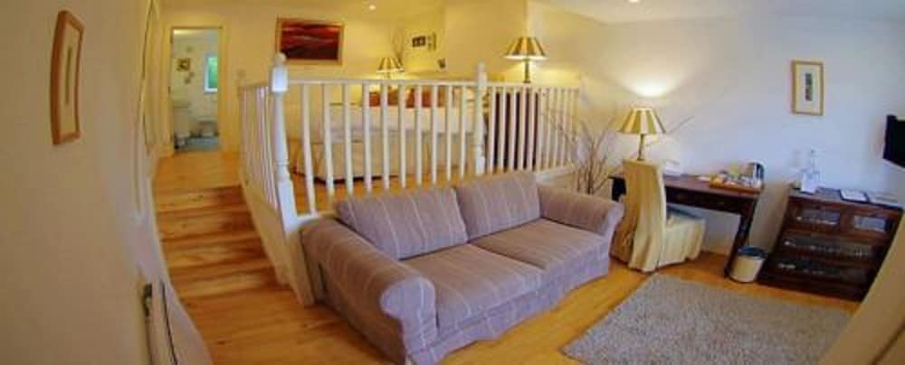 Summer Isles Hotel 25/50
