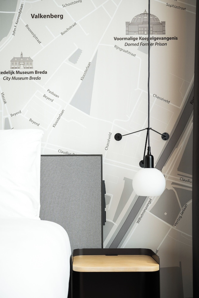 IntercityHotel Breda 8/26