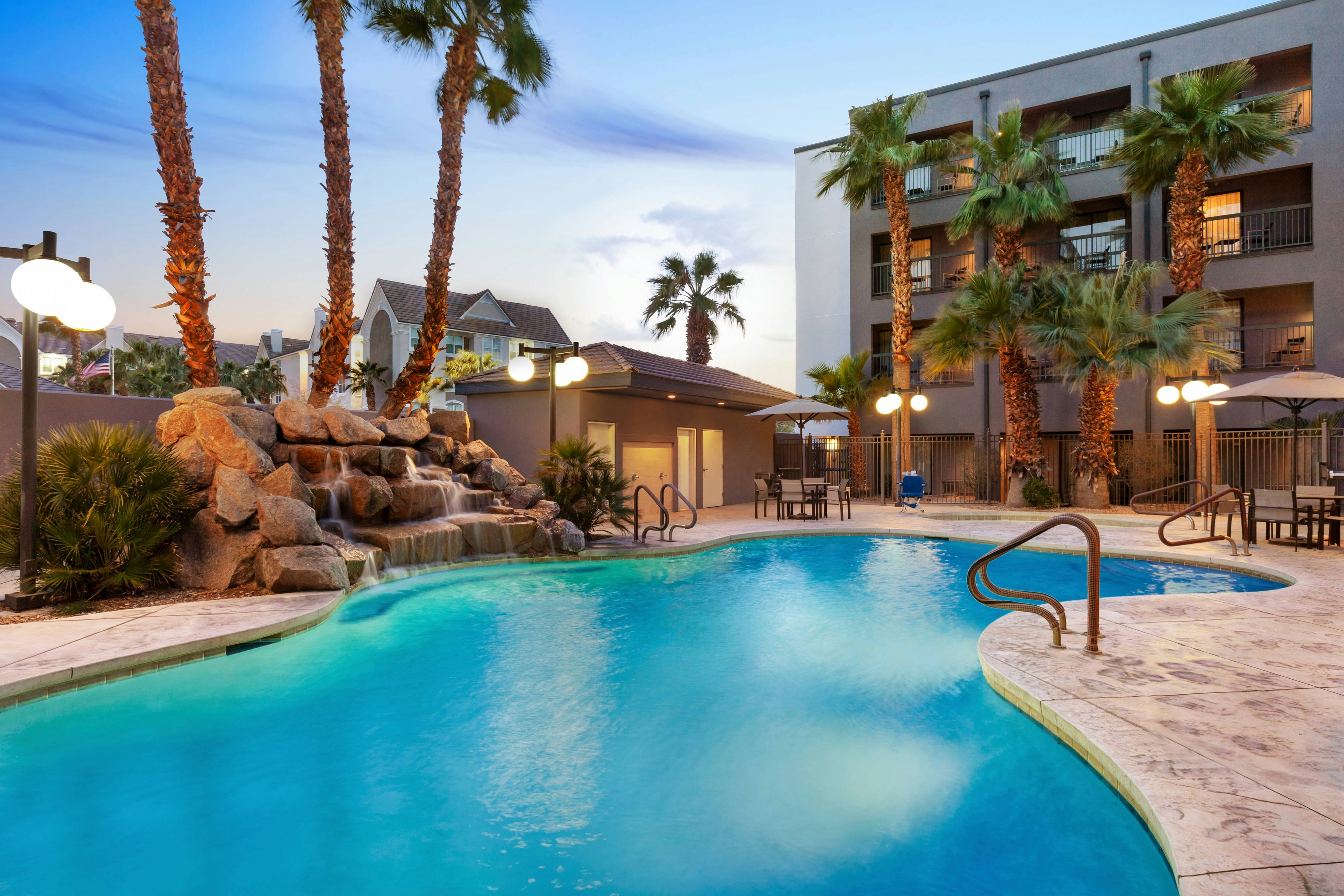 Courtyard Las Vegas South 30/35