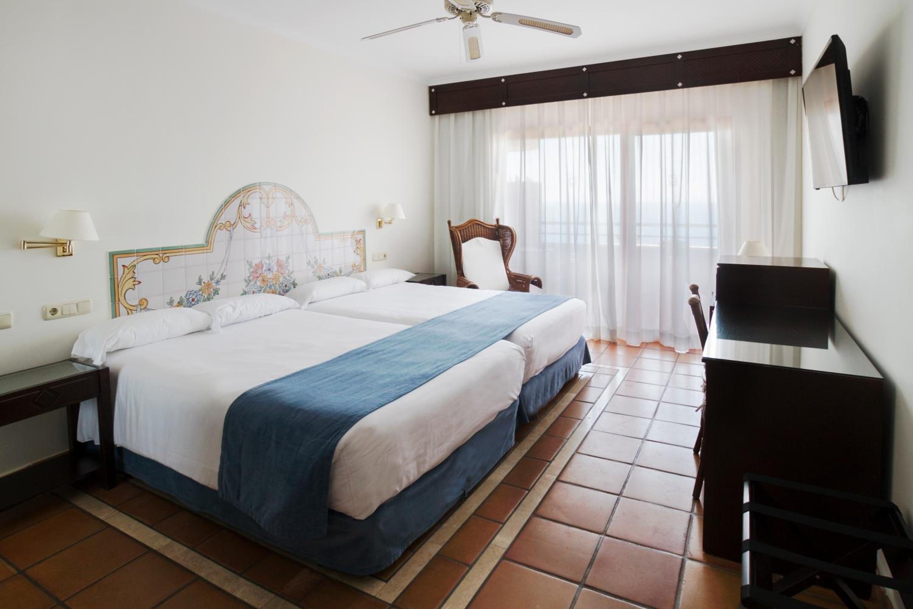Standard, Triple, Sea View