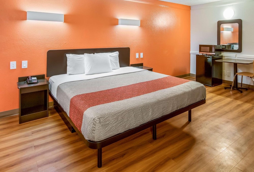 Motel6 Euless, TX - DFW West 22/33