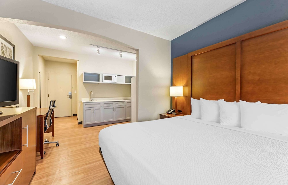 Comfort Suites Buffalo Airport 5/25
