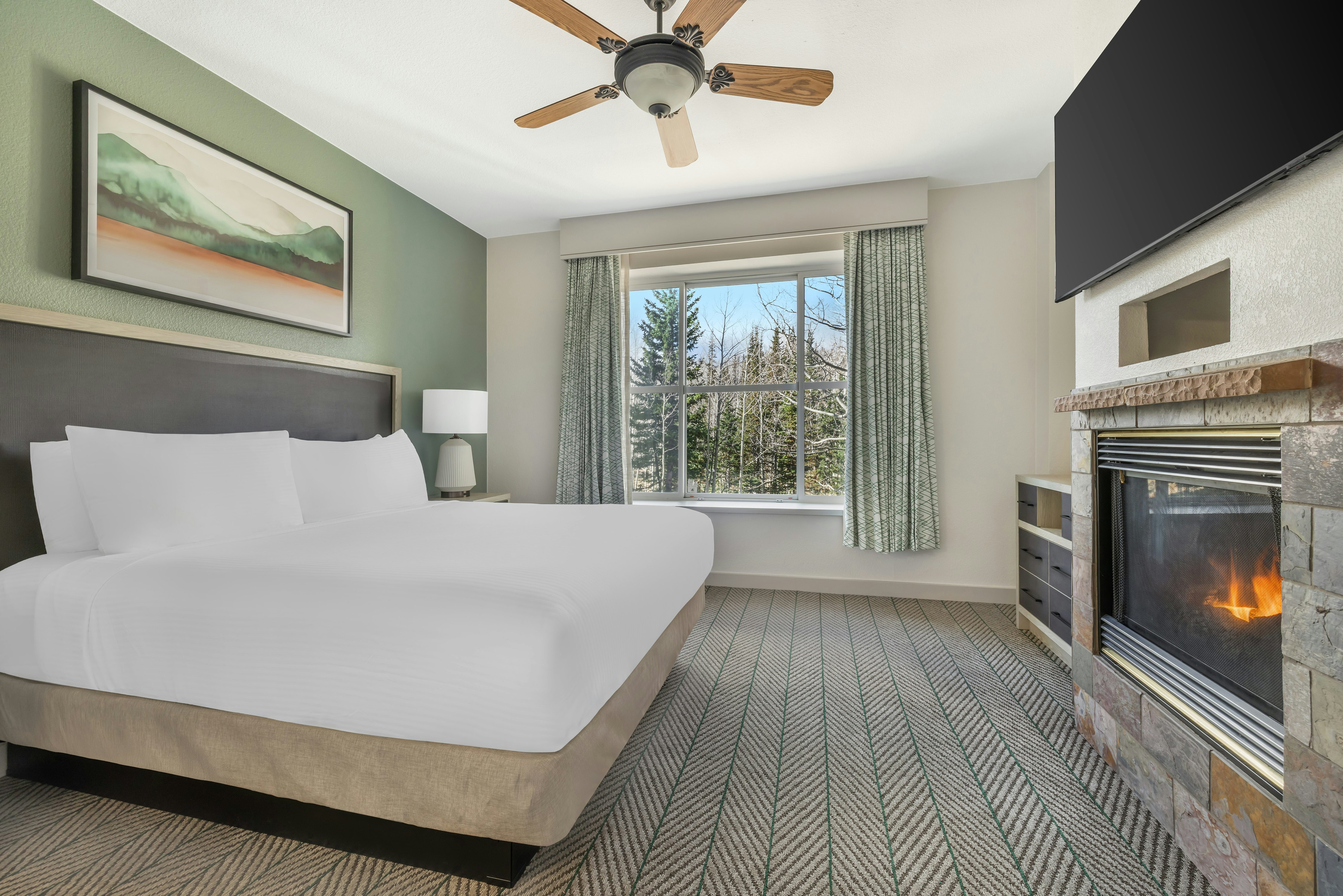 2 Bedrooms, Suite, King Bed, 2 Queen Beds