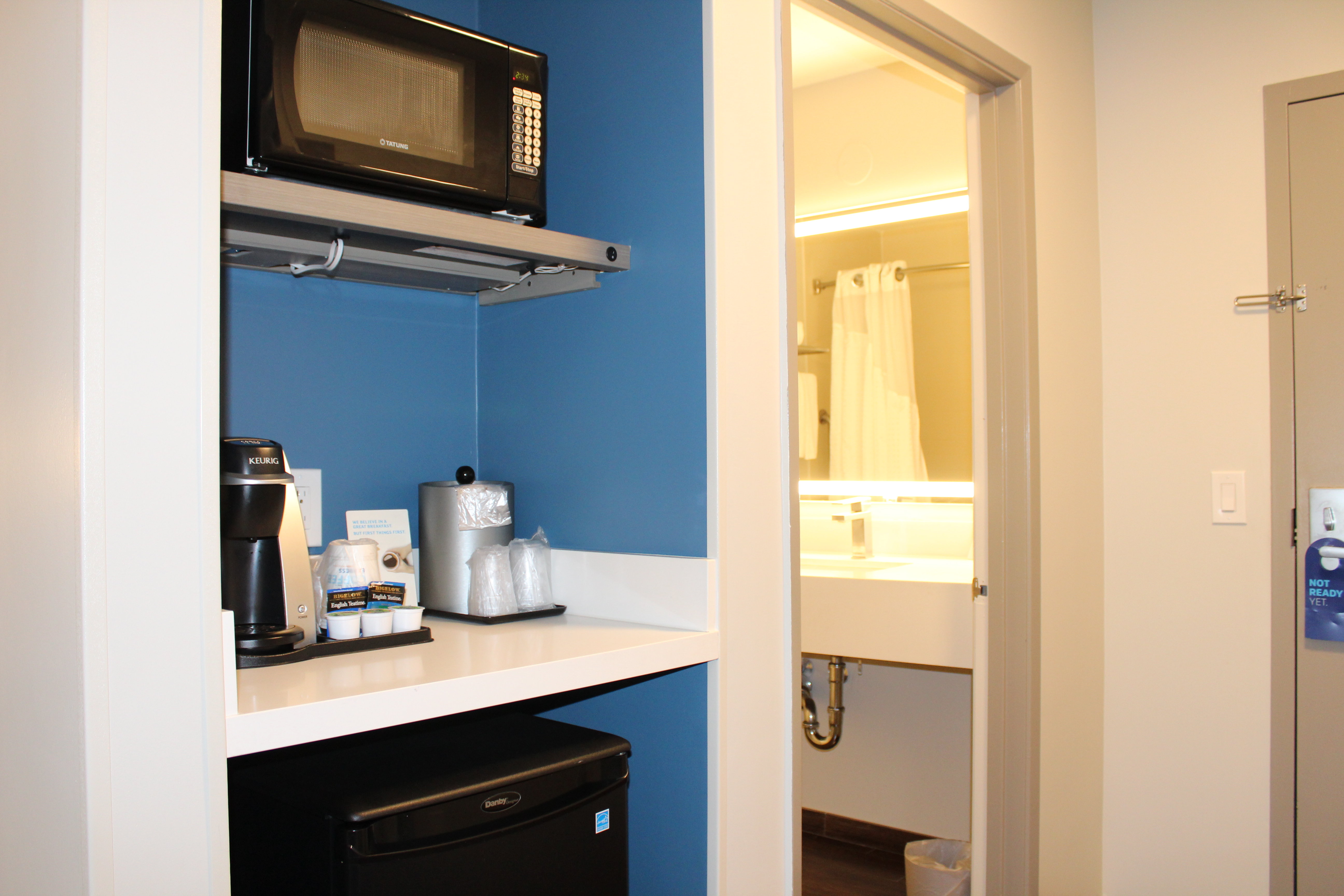 Holiday Inn Express Bakersfield 33/33