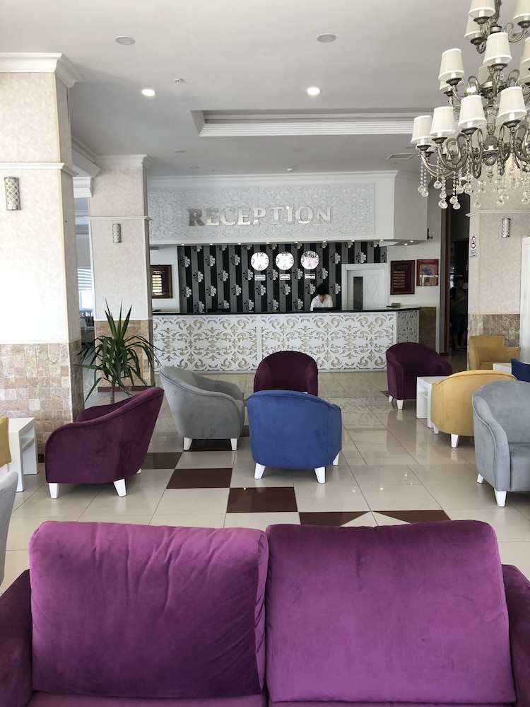 Grand Paradise Hotel 9/50
