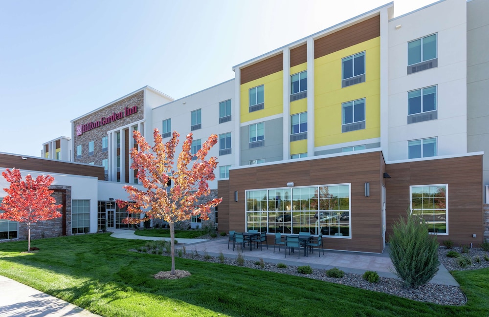 Hilton Garden Inn St. Cloud, MN 1/34