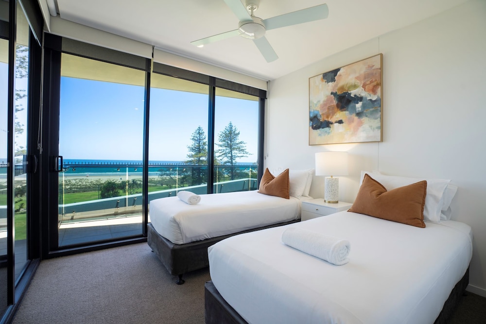 Iconic Kirra Beach Resort 27/72
