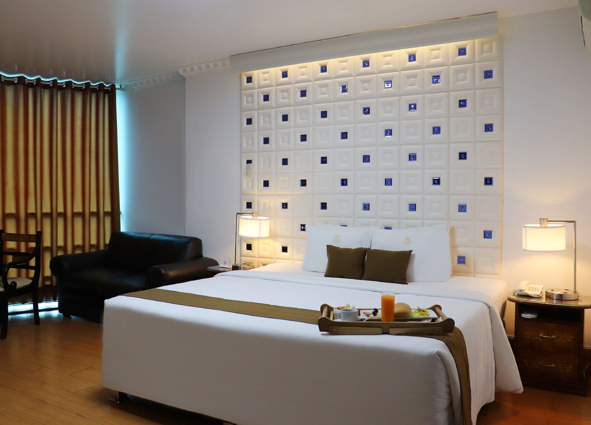 EXECUTIVE, DOUBLE BED