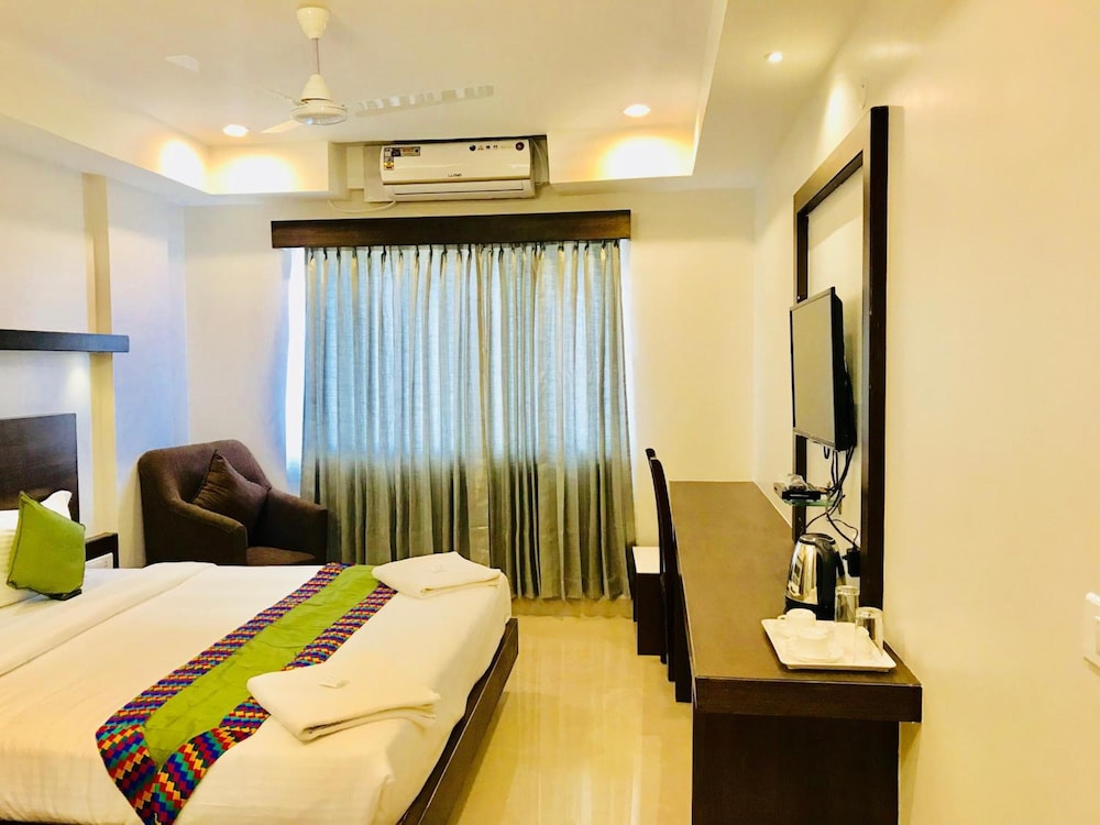 Regalia Inn & Suites 25/37