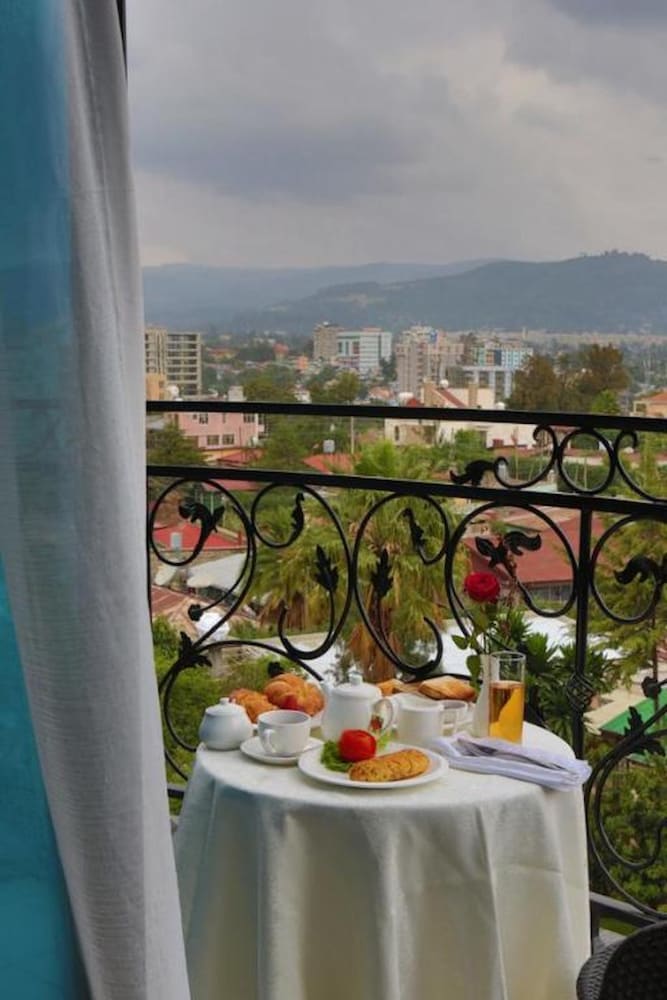 The Residence Suite Hotel 18/42