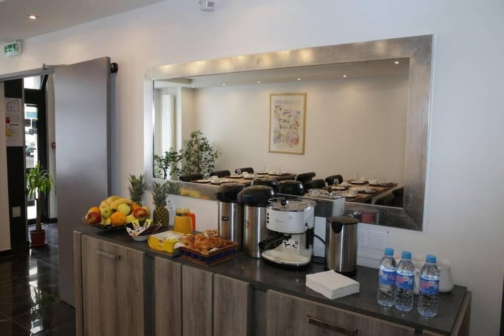 LUXOR BASTILLE HOTEL 43/61