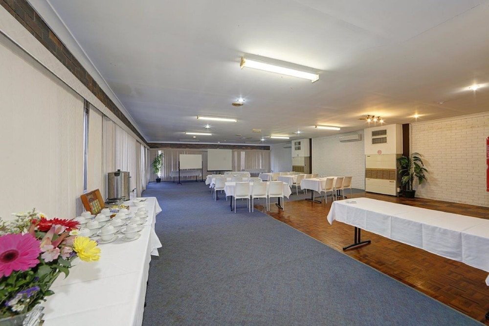 Smart Motel Bert Hinkler 40/56