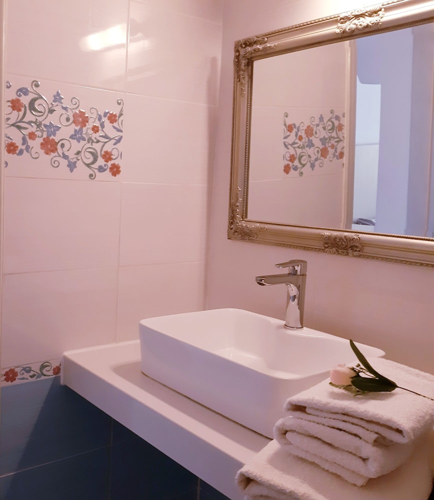 Atalos Suites 50/50