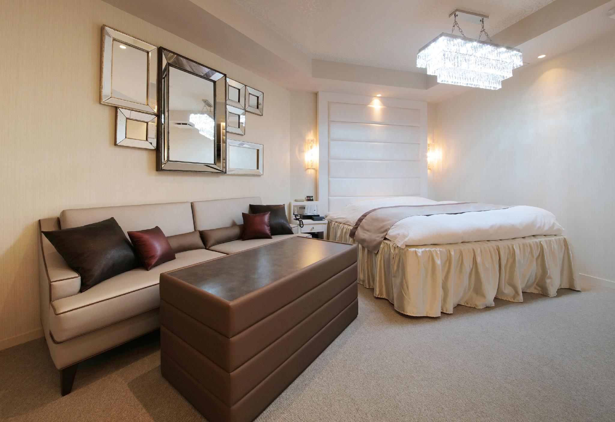 Semi Room, Suite, Double Bed