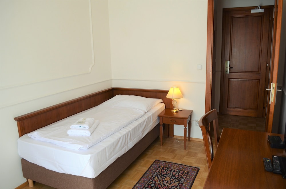 Hotel Krasna Kralovna 6/24