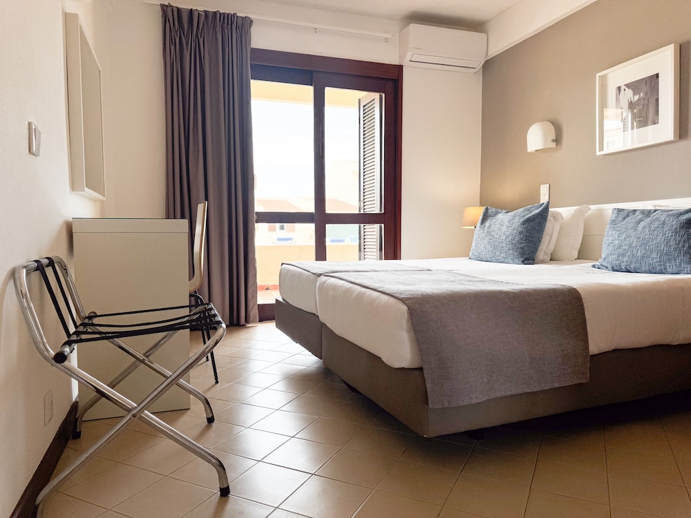 Aura Village - City Beach Apartments 13/31
