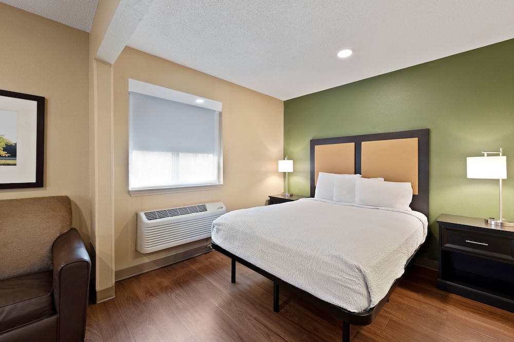 Studio6 Suites Charlotte, NC - Tyvola Rd/Executive Park 15/50
