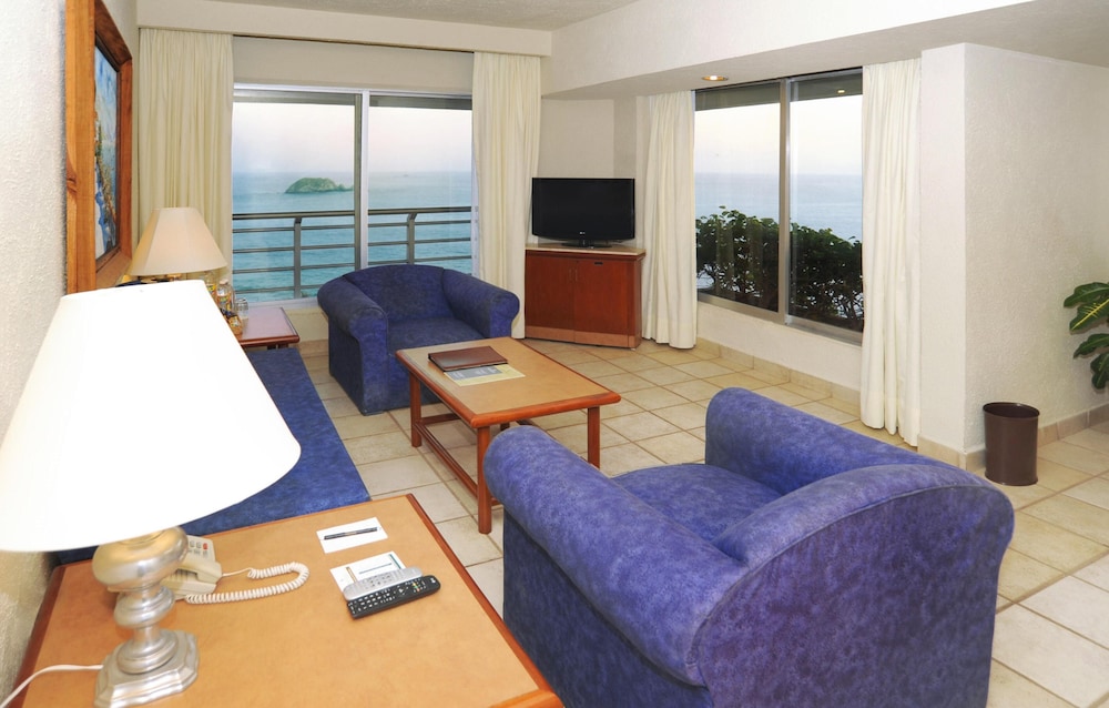 Emporio Ixtapa 29/50