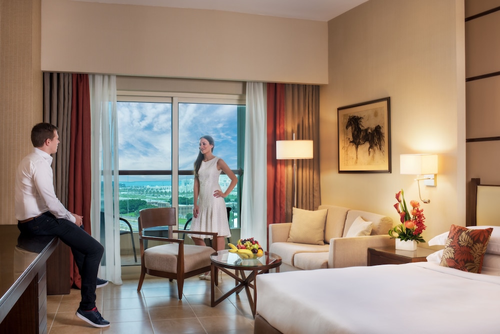 ROOM, BALCONY