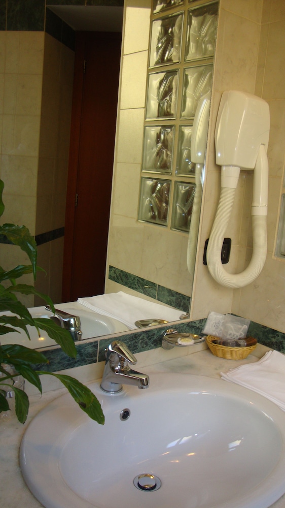 Orlanda Hotel 48/50