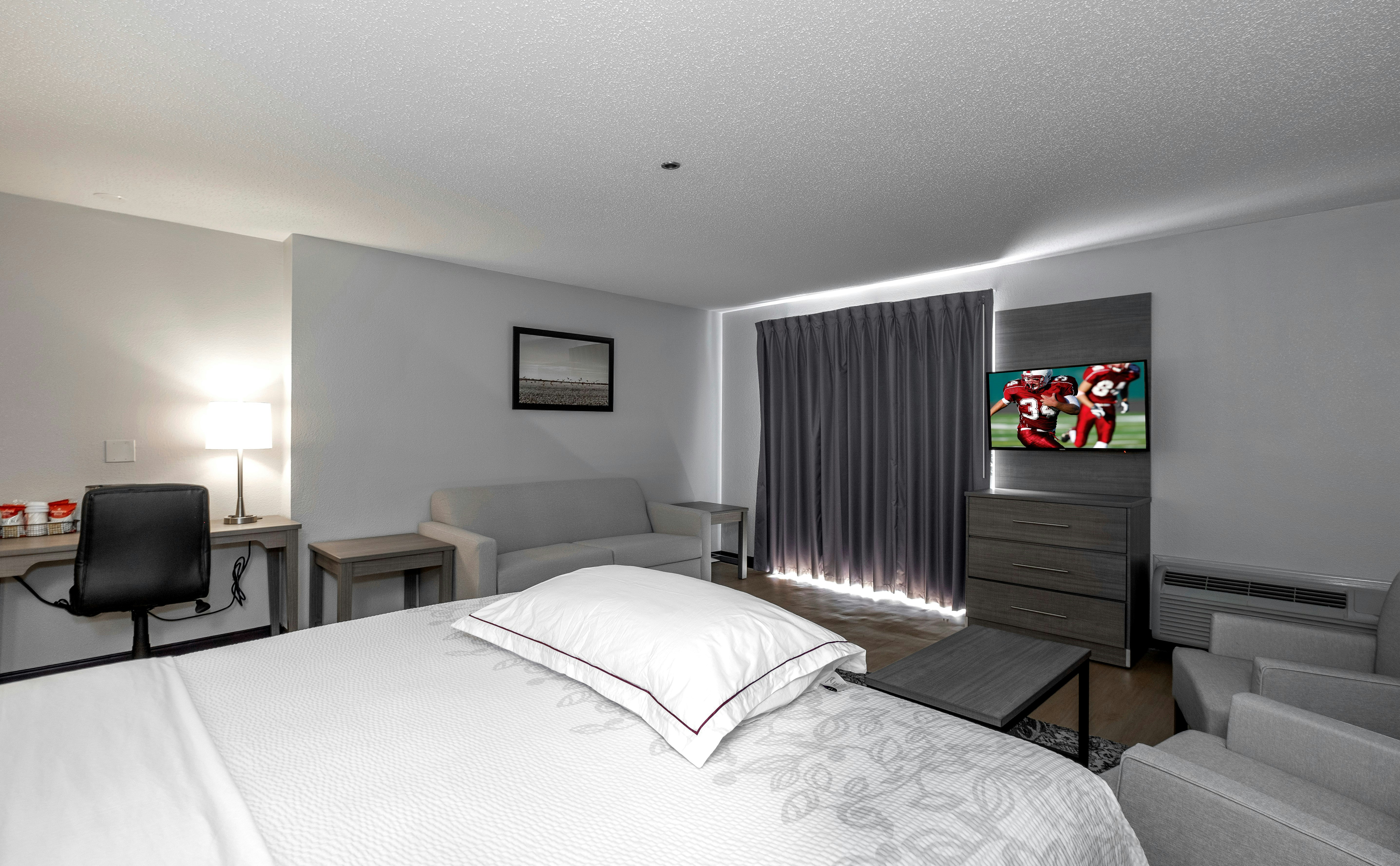 Premium, King Bed, Pool Side, Accessible