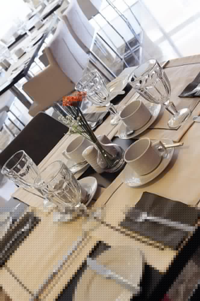 DEMORA HOTEL 47/64