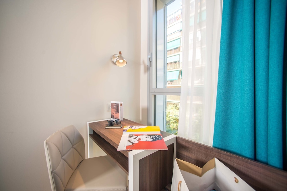 Arya Stadium Hotel 40/68