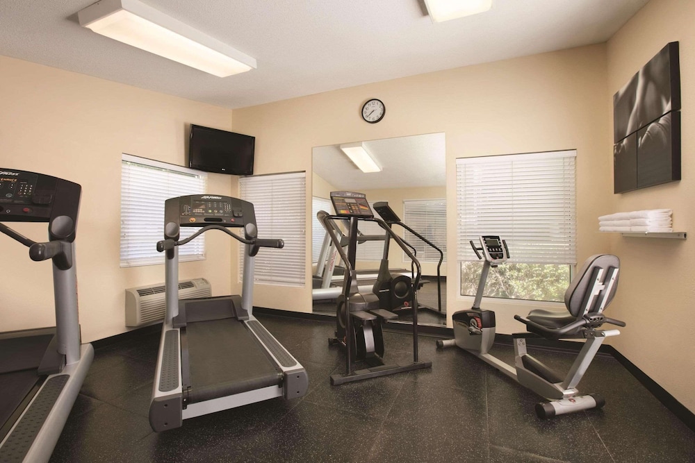 Country Inn & Suites By Radisson, Atlanta Airport North, GA 29/54
