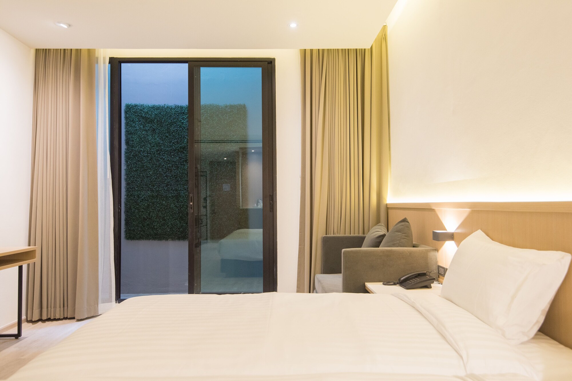 SUPERIOR, TWIN BEDS
