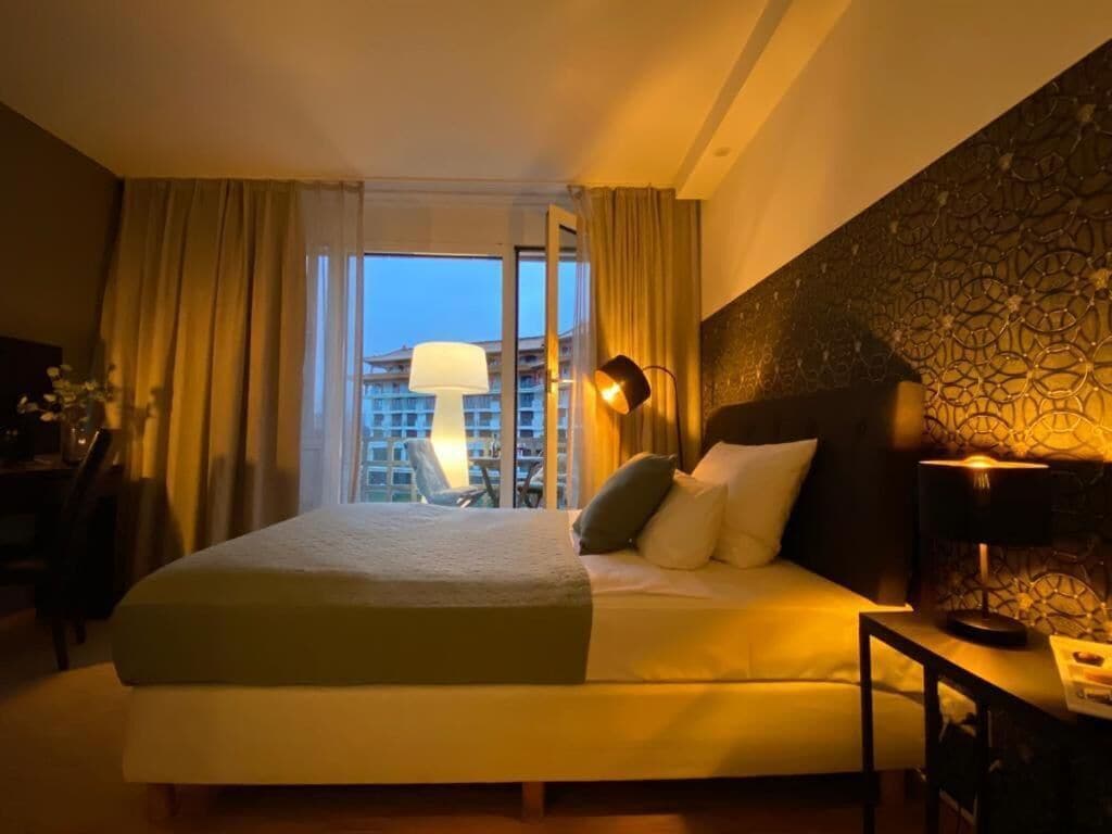 COMFORT, DOUBLE BED