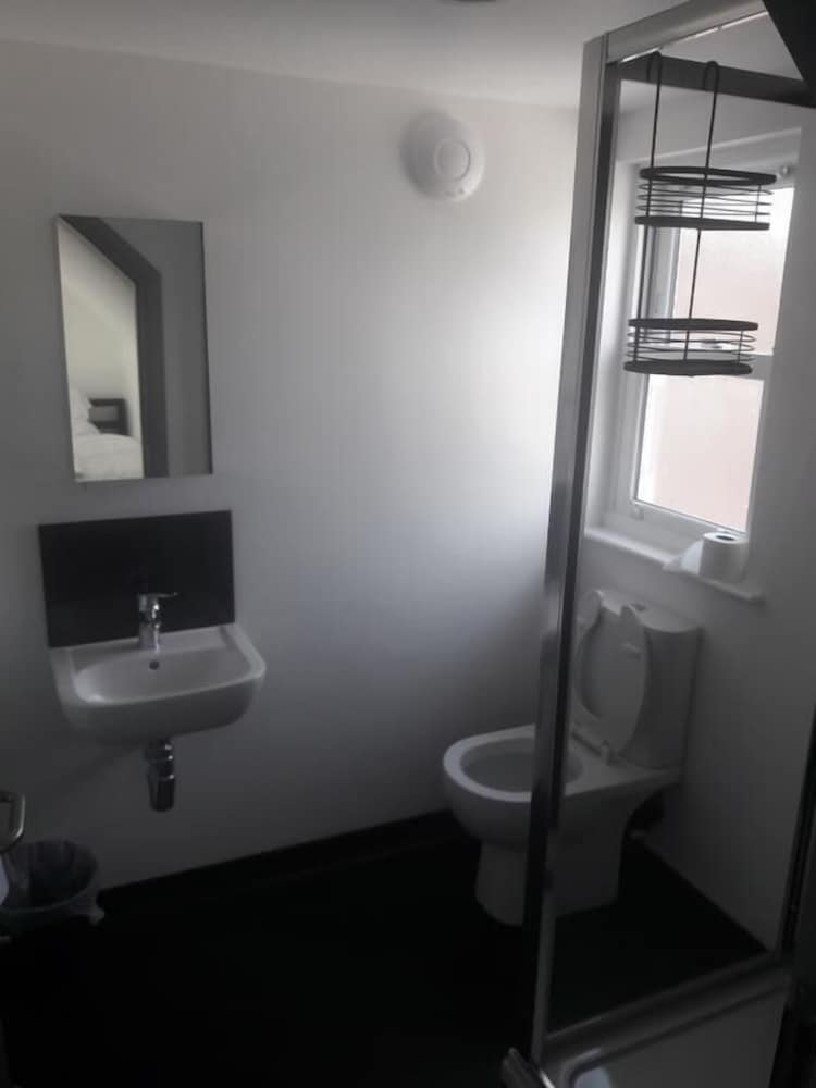 Crofts Hotel 18/21