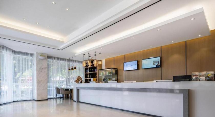 City Comfort Inn (Maoming High Speed Railway Station Wenming Road) 15/57
