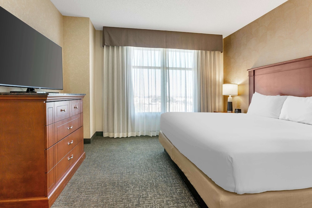 Drury Inn & Suites Phoenix Tempe 10/50