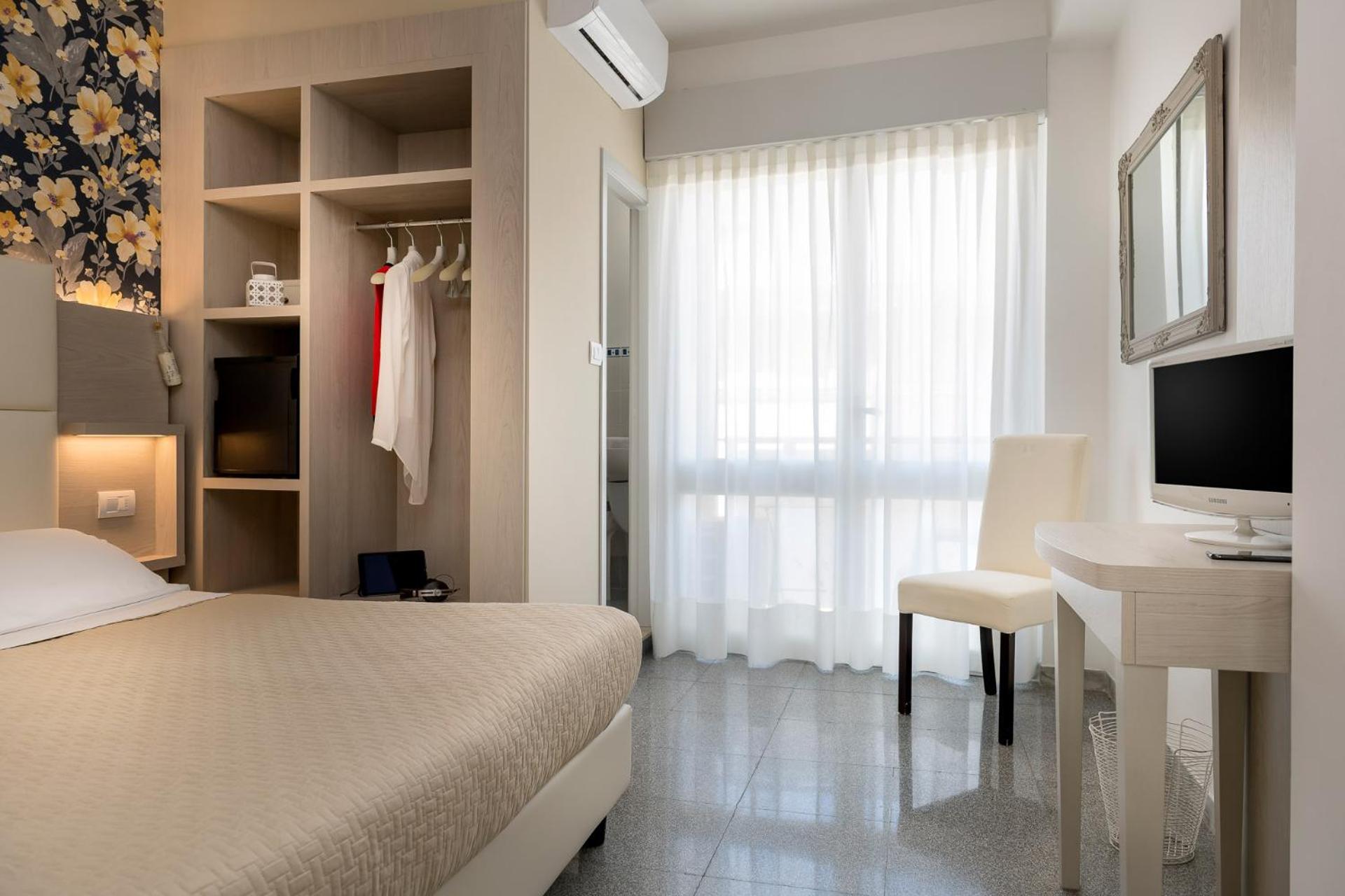 Hotel Corona 16/50