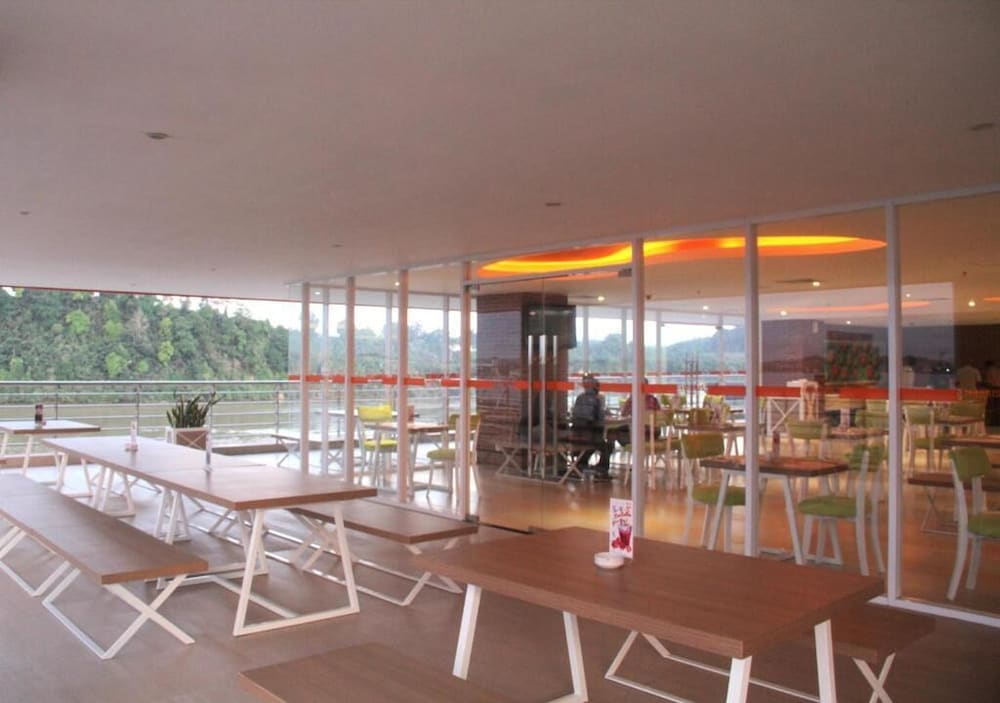 Harris Hotel Samarinda 32/37