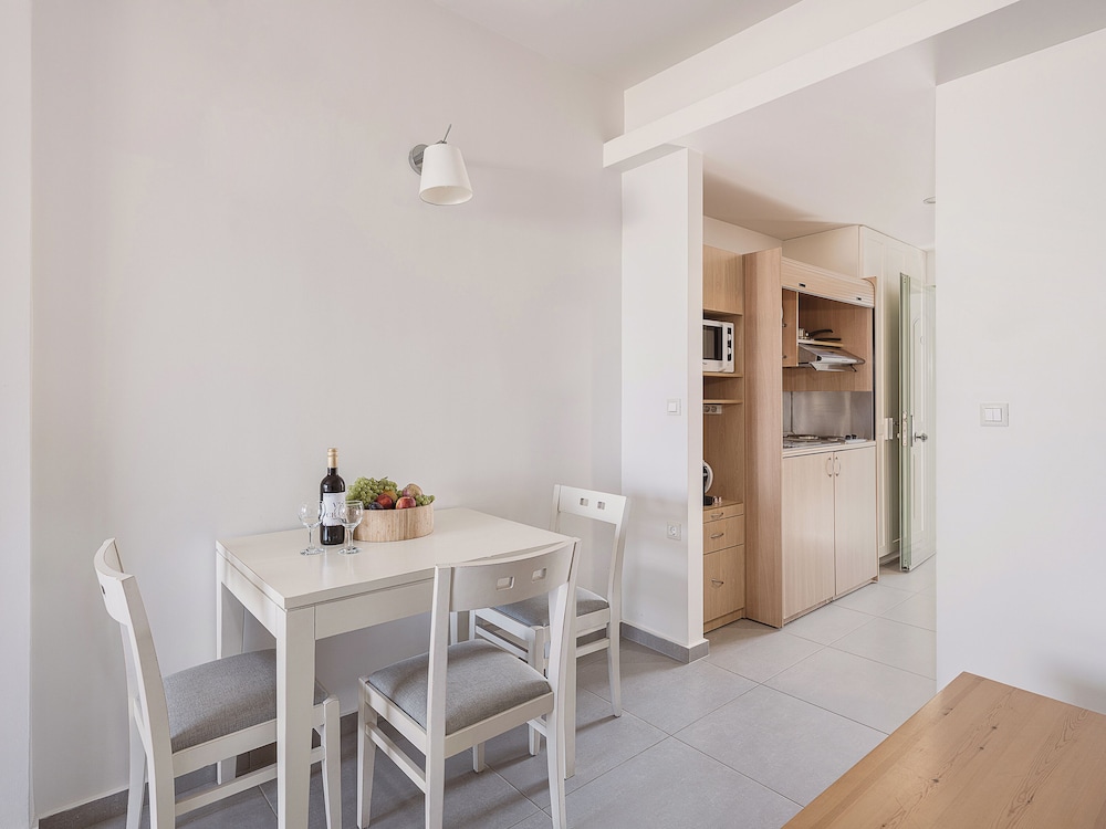 Erato Beach Hotel - Adults Only 40/50