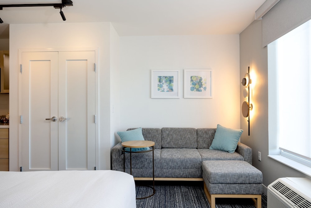 TownePlace Suites Canton Riverstone Parkway 20/38