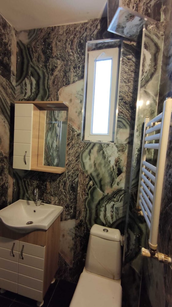 Avrasya Hostel 40/50
