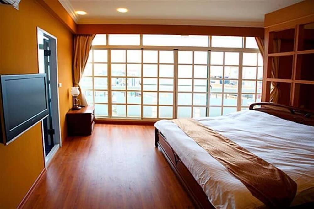 Lukang B&amp;B 14/39