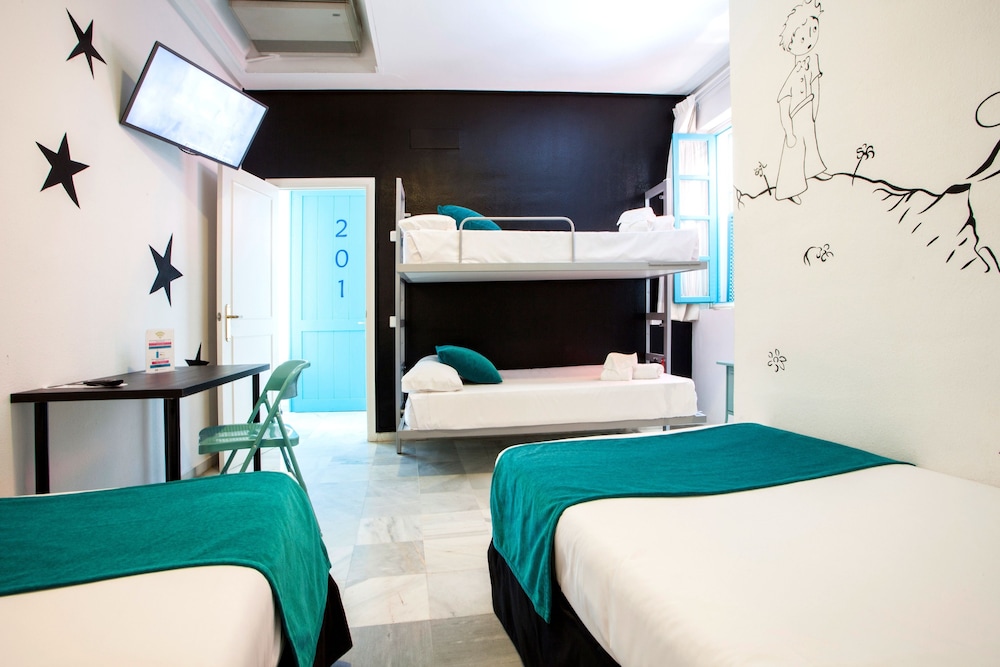 ROOM, QUADRUPLE