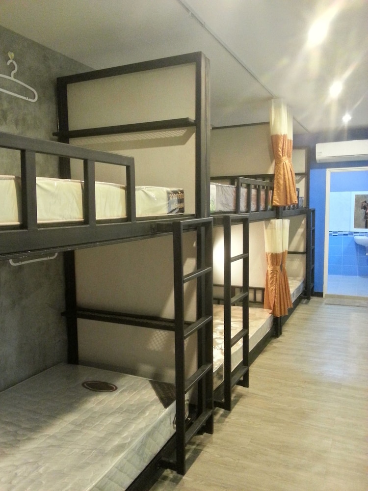 Nap Corner Hostel 6/18