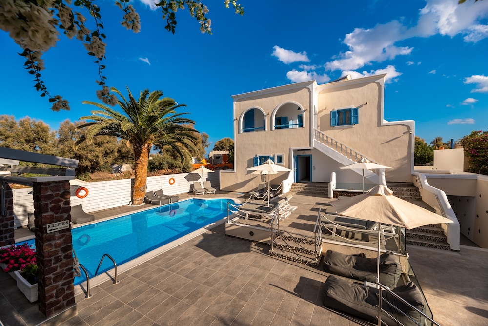 Stelios Place 40/50