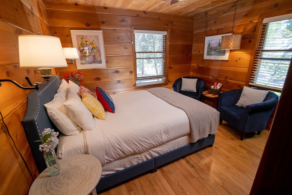 Elliott House Bed and Breakfast 11/67