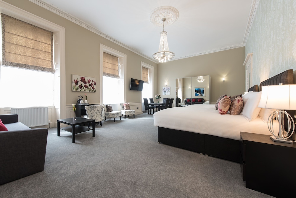 Royal Princes Suites 14/37