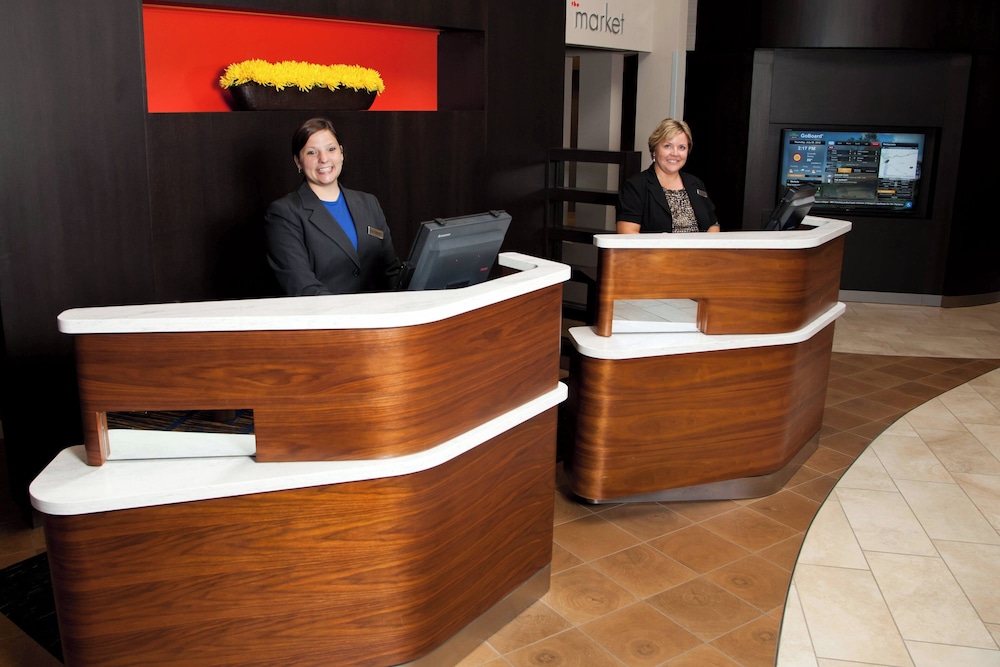Lobby at Courtyard By Marriott La Crosse, LA CROSSE - WI