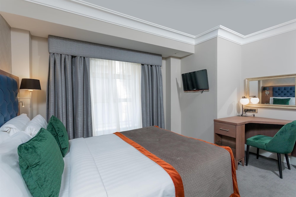 RENOVATED, SMALL DOUBLE