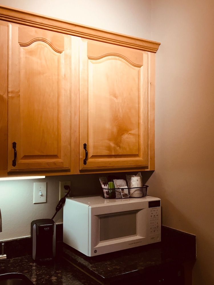 Hawthorn Extended Stay by Wyndham Conyers 18/40