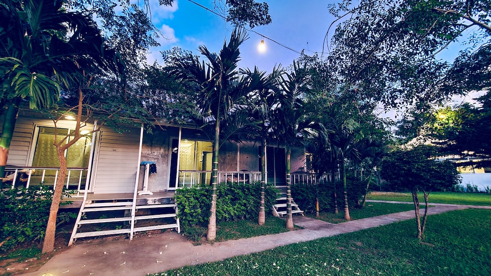 Canary Guesthouse 45/65